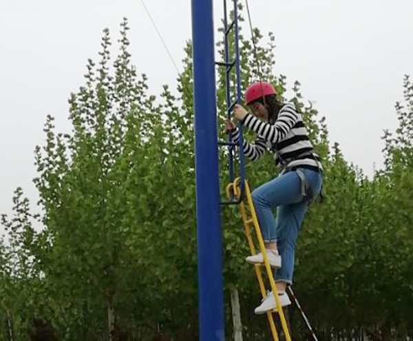 集團(tuán)團(tuán)委應(yīng)邀參加濟(jì)寧高新區(qū)“激揚青春 共鑄輝煌”戶外拓展訓(xùn)練活動