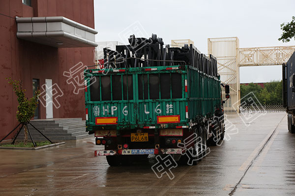 集團一批材料車發(fā)往呼倫貝爾